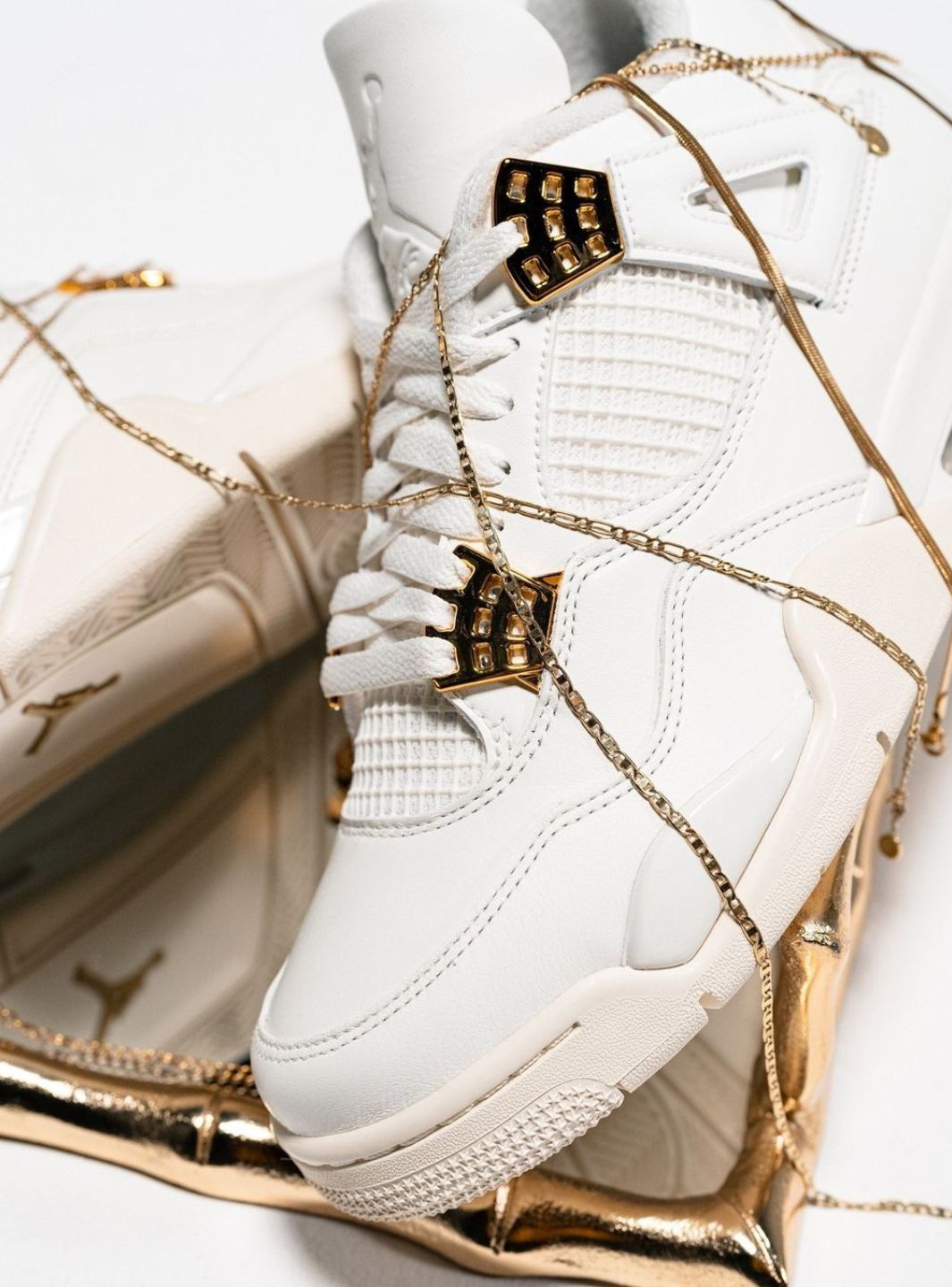 Air Jordan 4 Retro Metallic Gold