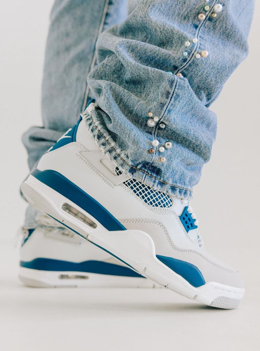 Air Jordan 4 Retro Military Blue (2024)